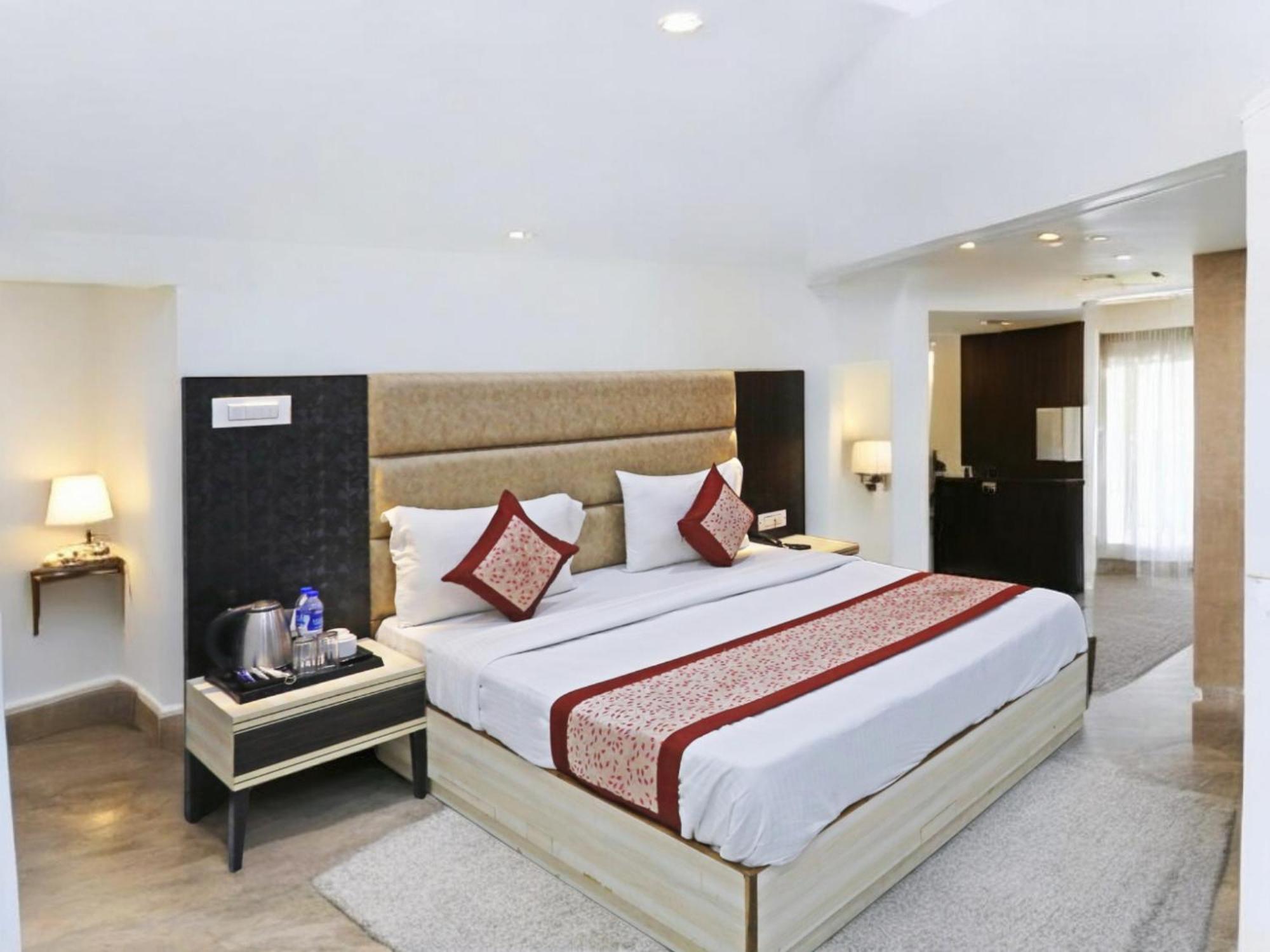 Hotel The Almora By Rs Global Near By Delhi International Airport With - Free Airport Drop Нью-Дели Экстерьер фото
