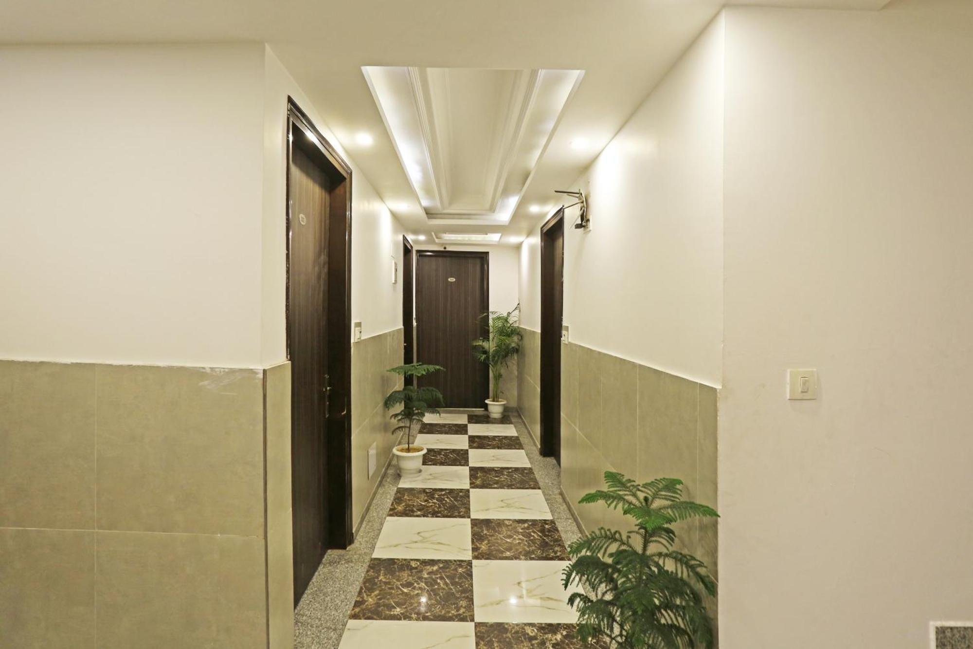 Hotel The Almora By Rs Global Near By Delhi International Airport With - Free Airport Drop Нью-Дели Экстерьер фото