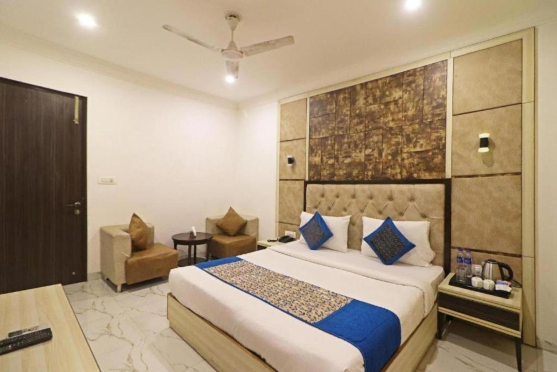 Hotel The Almora By Rs Global Near By Delhi International Airport With - Free Airport Drop Нью-Дели Экстерьер фото