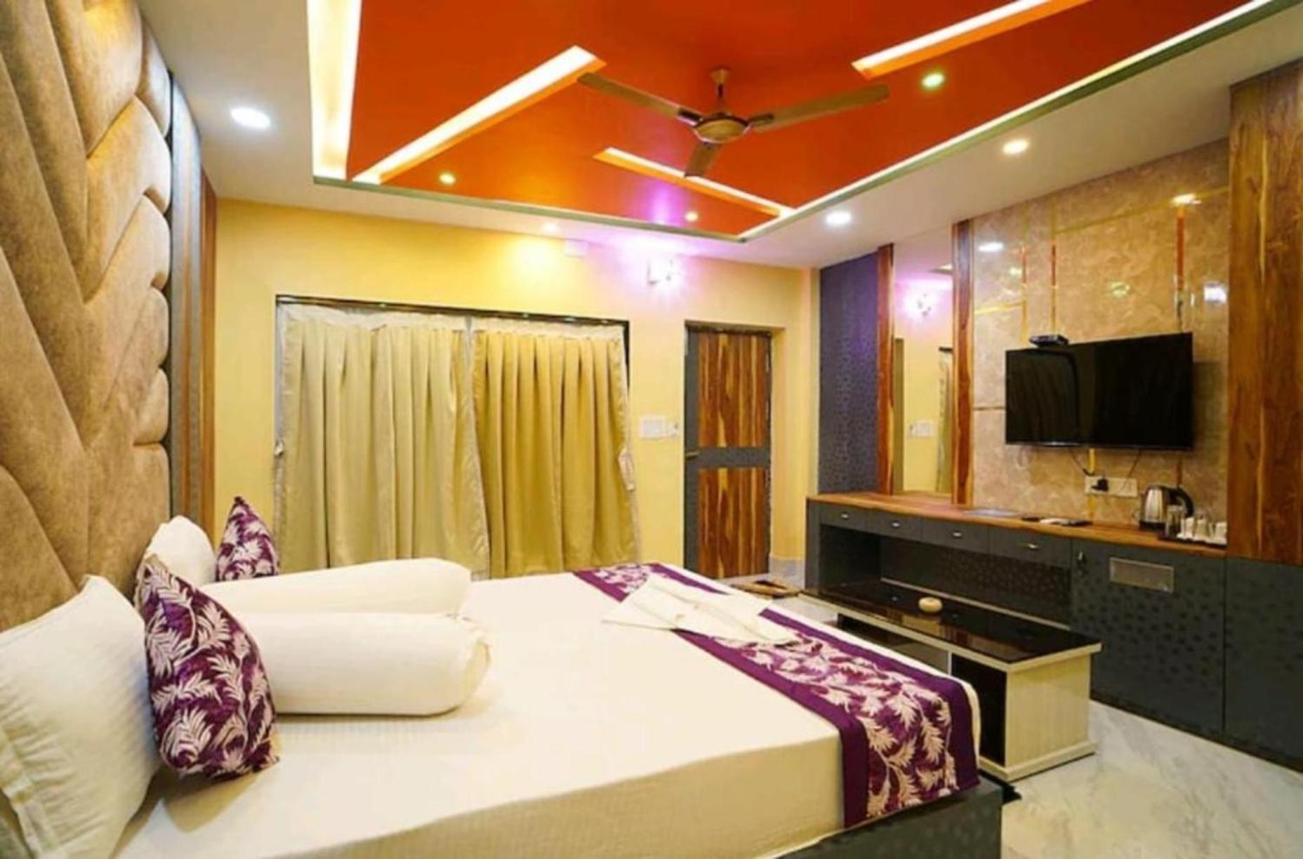 Hotel The Almora By Rs Global Near By Delhi International Airport With - Free Airport Drop Нью-Дели Экстерьер фото